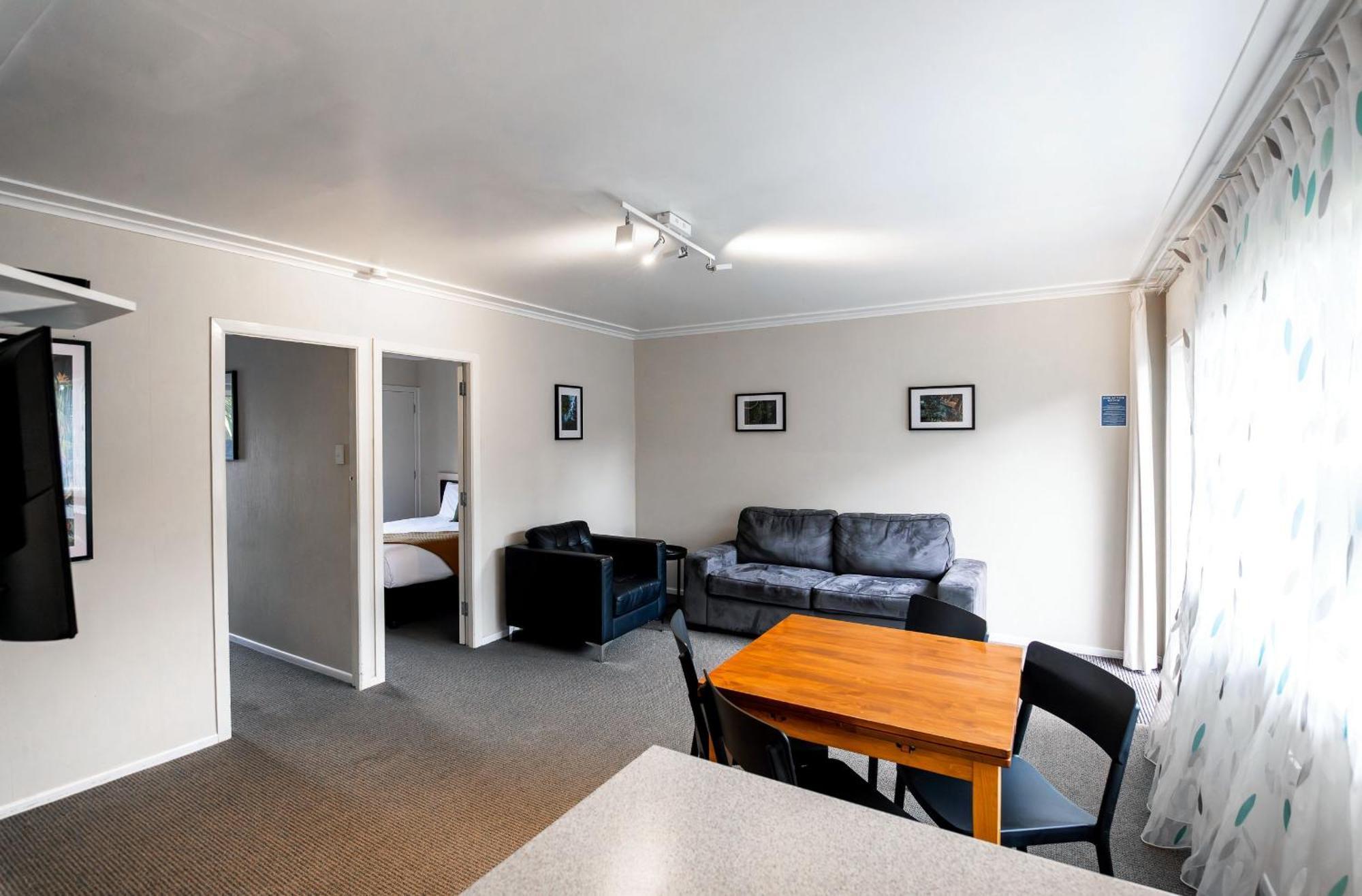 Western Braeside Motel